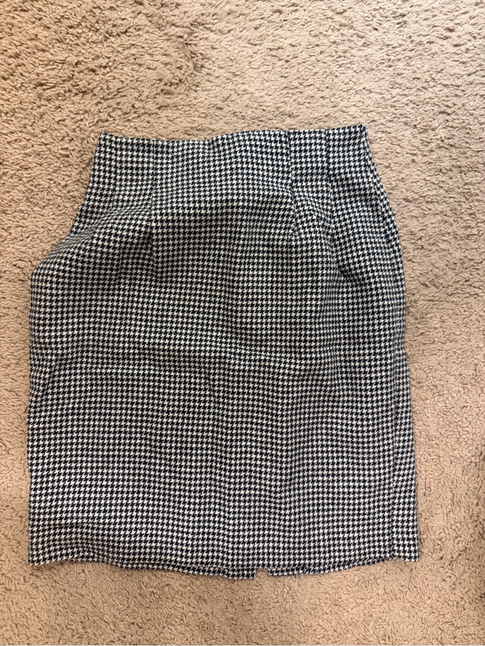 Classic Houndstooth Midi Pencil Skirt - Black & White